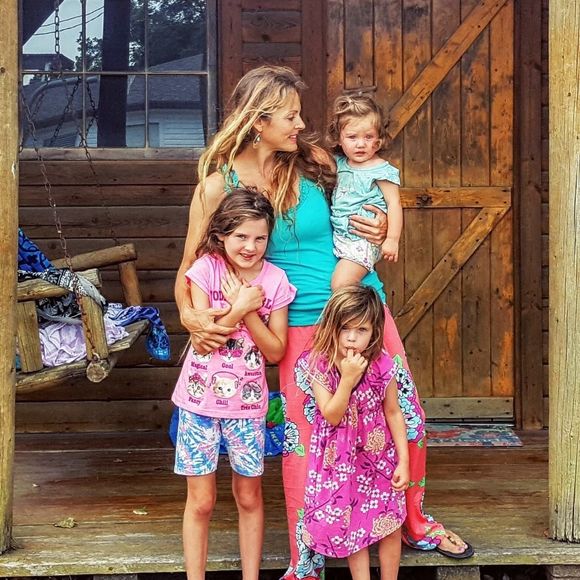 Meet your Posher, Jessica - Picture 1 of 1